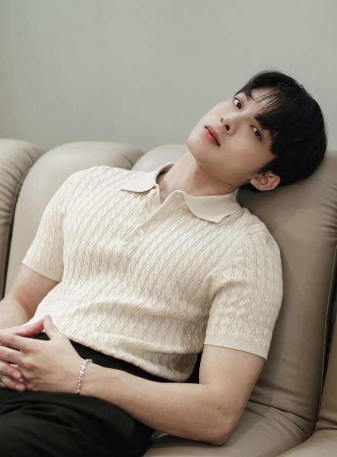 VELVETY KNIT CHOCHET